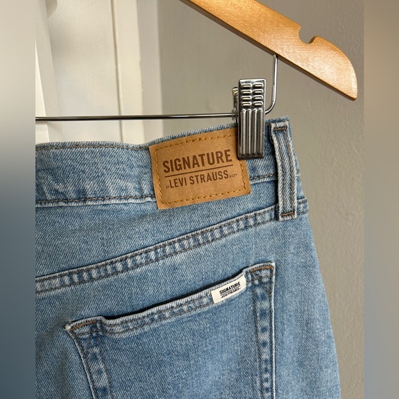 Levi’s Denim Skirt - Picture 3 of 5